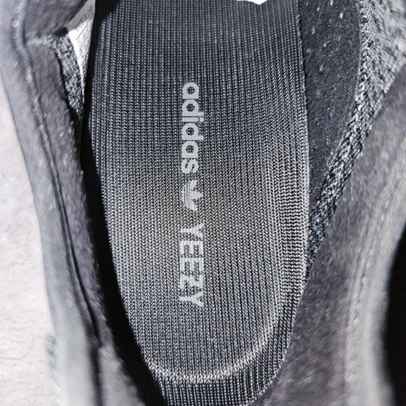Yeezy pirate black